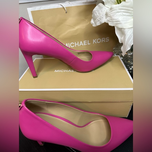 Michael Michael Kors Dorothy Flex French pink women’s pump - Picture 16 of 17